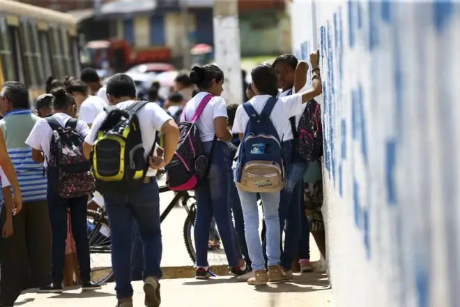 escola-alunos-6u855 escola-alunos-6u855