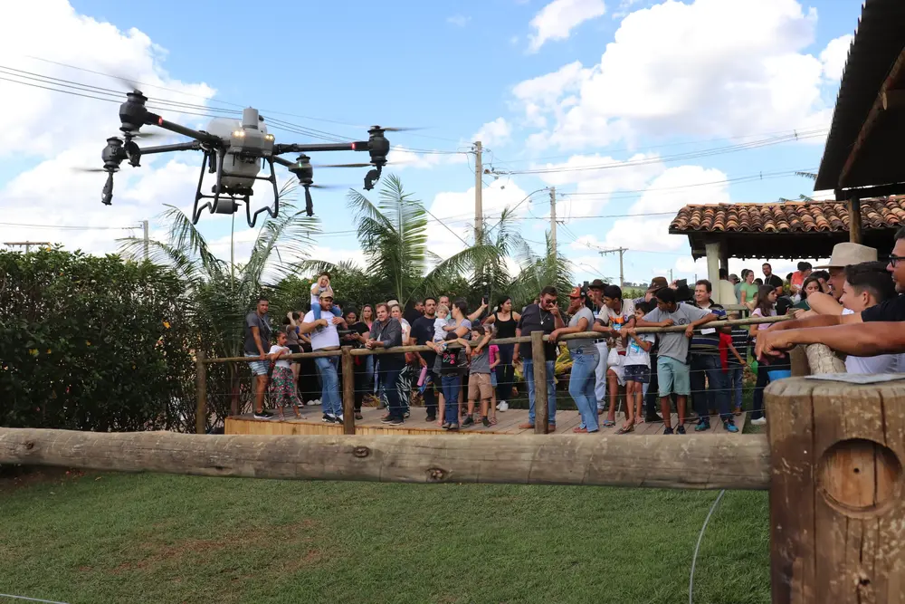 ezgif-7e28cf66b136e25f