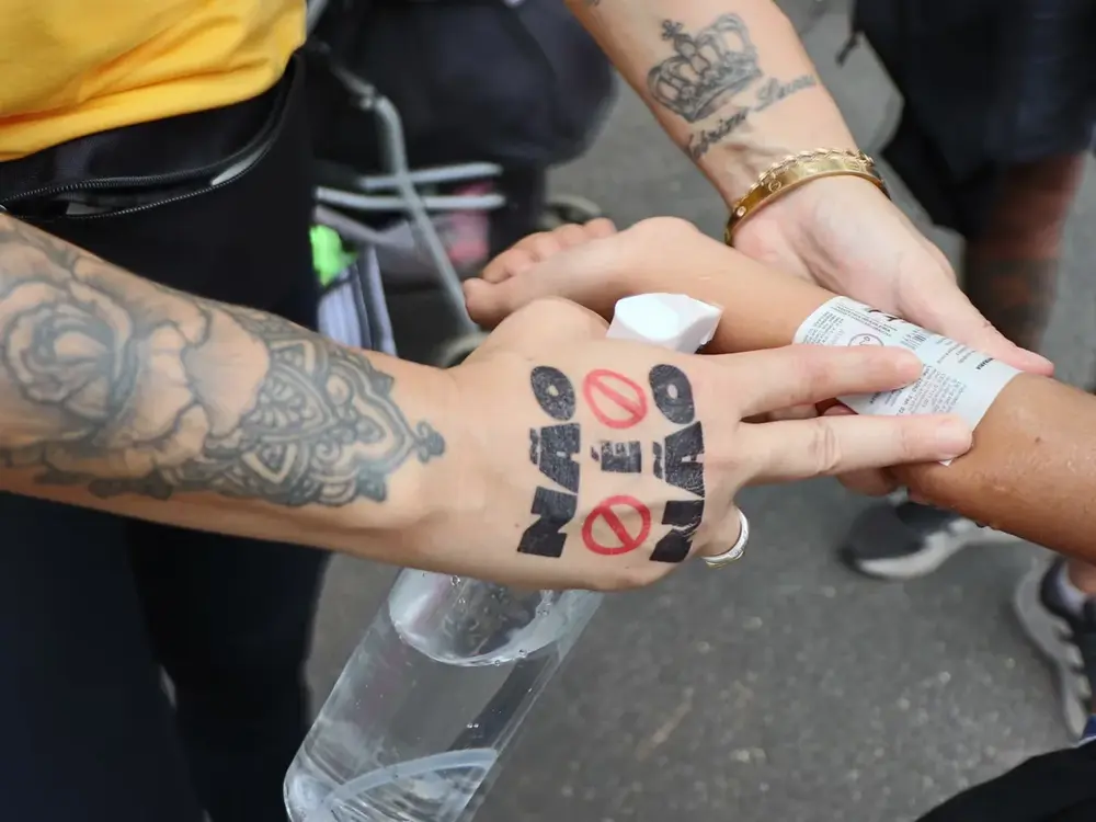 ezgif-811c94780bd262d6