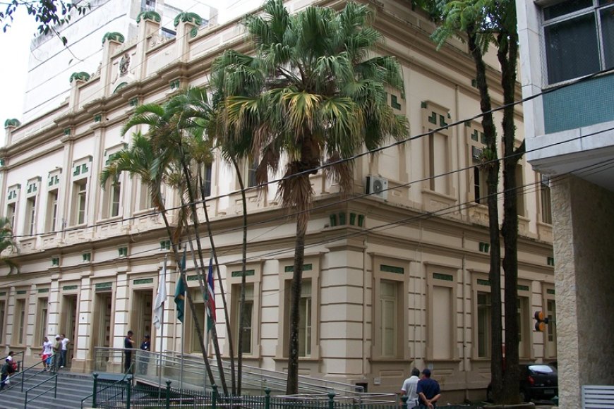 JF faz homenagens e inclui Bolsonaro JF faz homenagens e inclui Bolsonaro