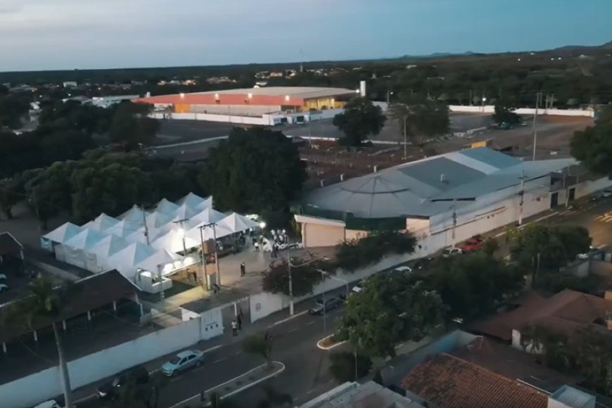 Janaúba tem maior evento da fruticultura do País Janaúba tem maior evento da fruticultura do País