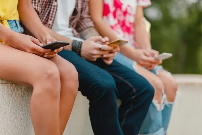 celular-redes-sociais-4638 celular-redes-sociais-4638