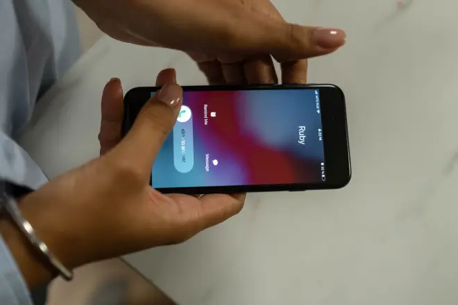 celular-cottonbro-6862836-e1785692462787