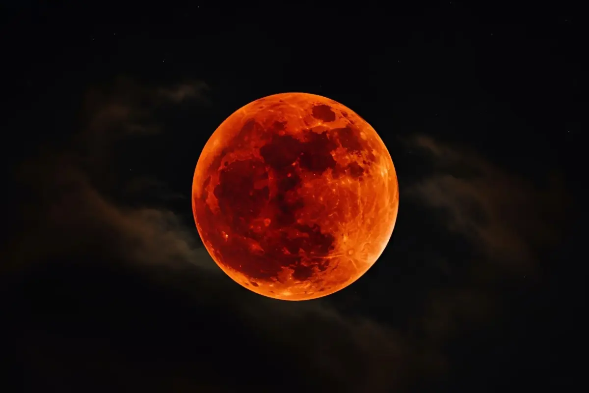 lua-sangue-eclipse-238eb5d8ab3faf2a
