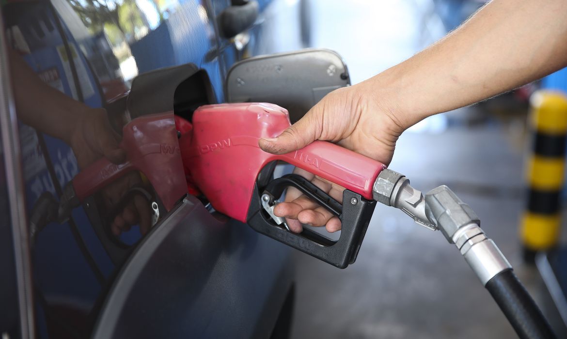 combustivel-posto_de_gasolina_jfcrz_abr_0605223809_1 combustivel-posto_de_gasolina_jfcrz_abr_0605223809_1