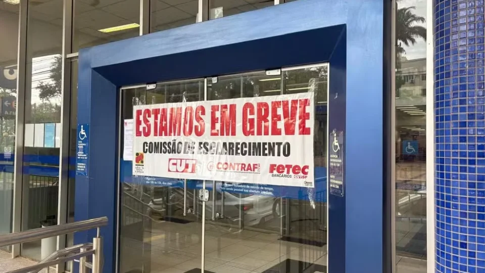 greve-na-caixa-de-araraquara-960x540 greve-na-caixa-de-araraquara-960x540