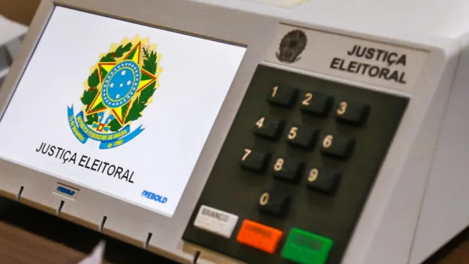 voto-obrigatorio-urnas-eleitorais-960x540