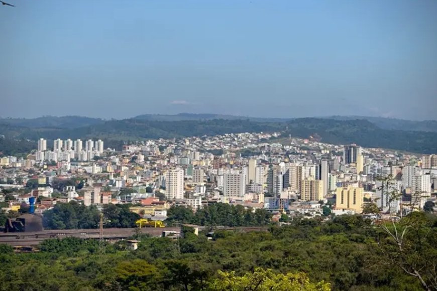 Divinópolis virou um fenômeno na política Divinópolis virou um fenômeno na política